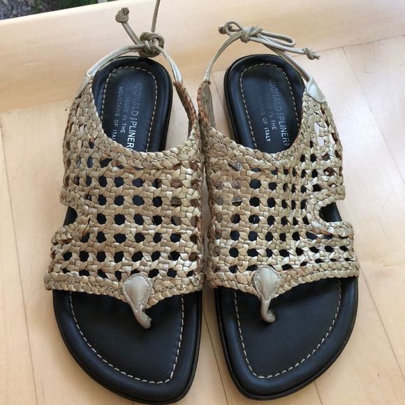 Donald J. Pliner Shoes - Donald Pliner “Garyn” Leather Sandals